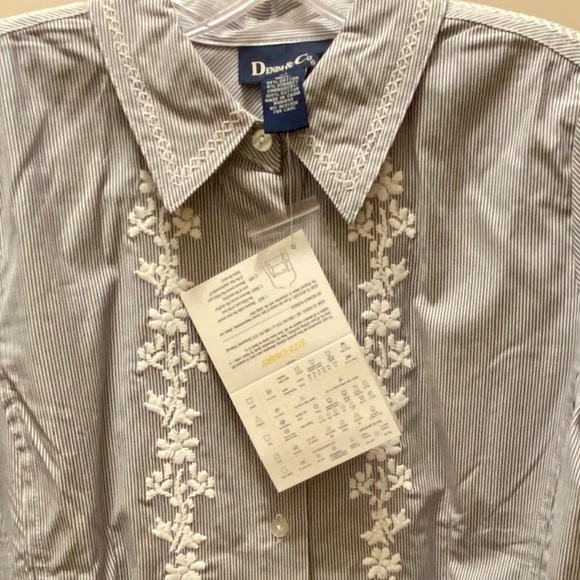 Denim&Co Embroidery Detailing blouse - Picture 6 of 6